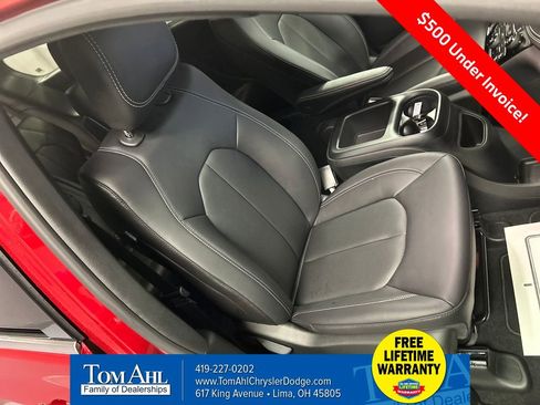 New 2026 Chrysler Pacifica Select image 24