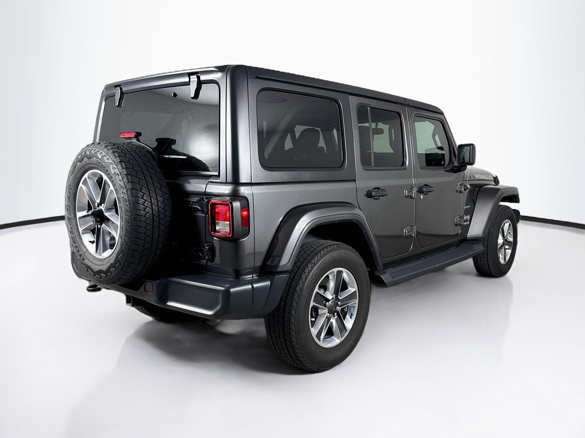 Used 2019 Jeep Wrangler Unlimited Sahara AWD/4WD image 30