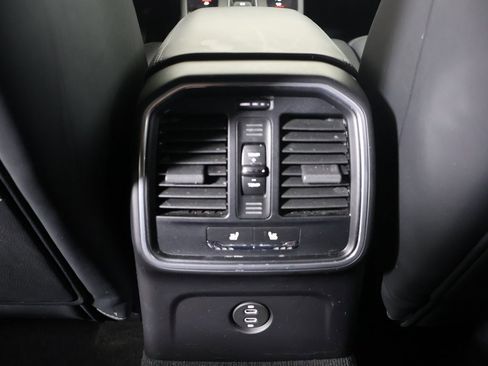 Used 2023 Porsche Macan S image 24