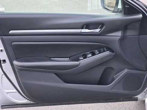 Used 2023 Nissan Altima 2.5 SV image 17