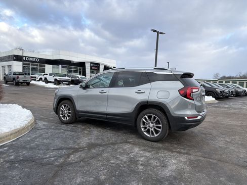 Used 2023 GMC Terrain SLT image 8