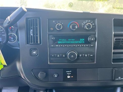 Used 2022 GMC Savana 2500 w/ Driver Convenience Package image 18