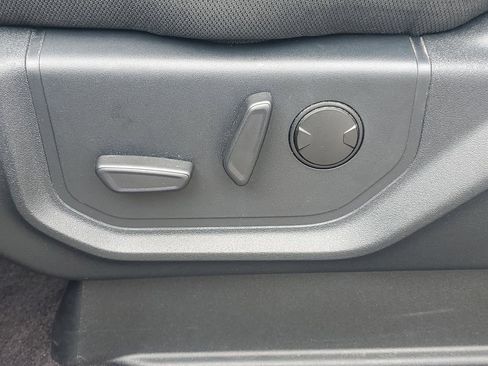 Used 2019 Ford F150 XLT w/ Equipment Group 302A Luxury AWD/4WD image 19