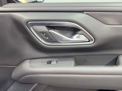 Used 2024 Chevrolet Suburban RST w/ Luxury Package RWD image 16