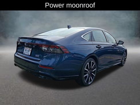 Used 2023 Honda Accord Touring image 5