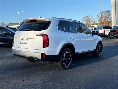 Used 2023 Kia Telluride S image 4