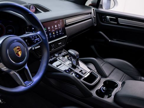 Certified 2023 Porsche Cayenne S Platinum AWD/4WD image 13