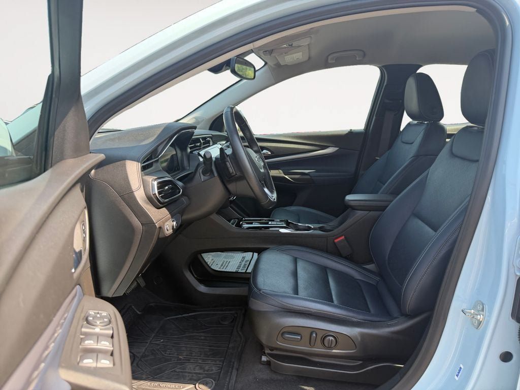 Used 2023 Chevrolet Bolt EUV LT w/ Convenience Package FWD image 6