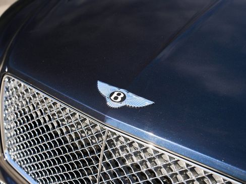 Used 2021 Bentley Bentayga image 6