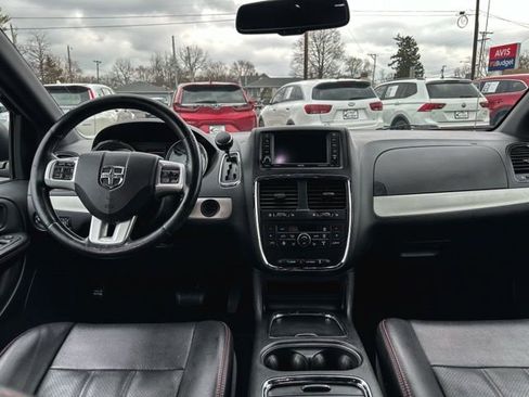 Used 2014 Dodge Grand Caravan R/T w/ Driver Convenience Group image 19