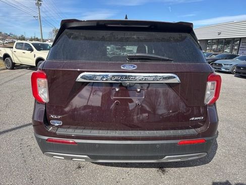 Used 2022 Ford Explorer XLT w/ Equipment Group 202A image 9