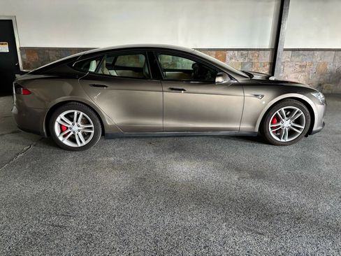 Used 2015 Tesla Model S P90D image 8