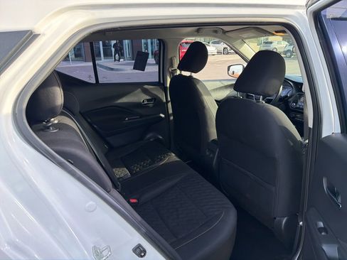 Used 2021 Nissan Kicks SV image 20