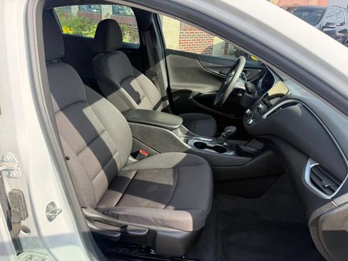Used 2023 Chevrolet Malibu LS w/ LPO, Floor Liner Package FWD image 27