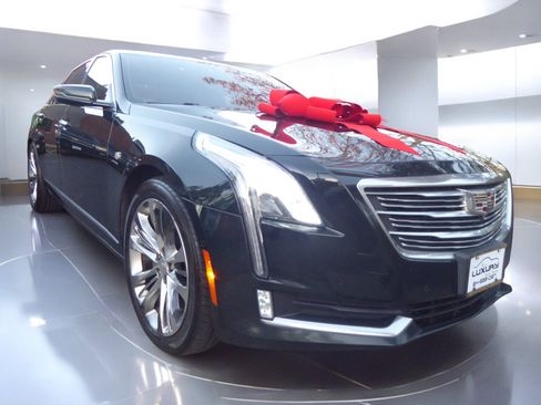 Used 2017 Cadillac CT6 Platinum image 3
