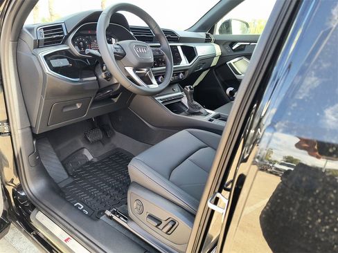 New 2025 Audi Q3 2.0T Premium image 2