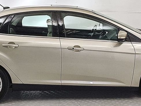 Used 2017 Ford Focus Titanium FWD image 2