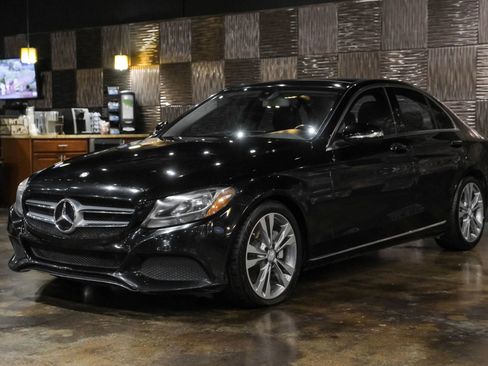 Used 2015 Mercedes-Benz C 300 Sedan image 7