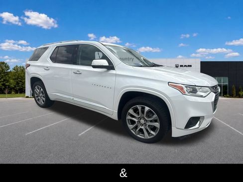 Used 2021 Chevrolet Traverse Premier w/ LPO, Floor Liner Package AWD/4WD image 3