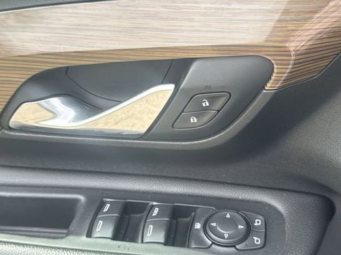 Used 2020 GMC Terrain SLE w/ Driver Convenience Package FWD image 23