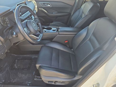 Used 2021 Nissan Rogue SV w/ Premium Package image 5