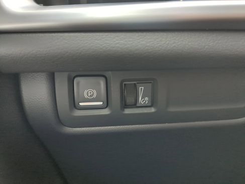 Certified 2025 Cadillac XT4 Premium Luxury w/ Technology Package image 31