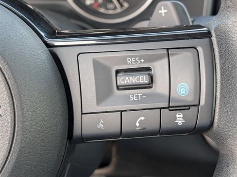 Used 2023 Nissan Rogue SV image 11