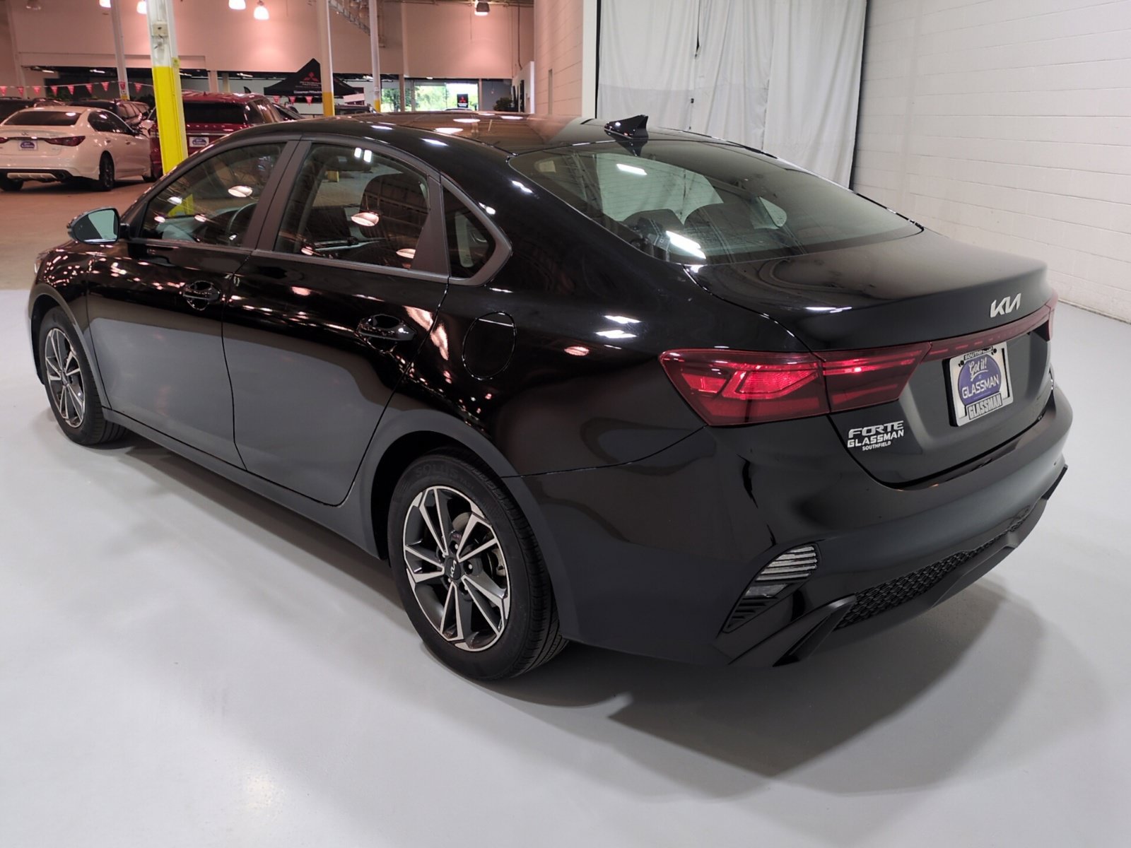Used 2023 Kia Forte LXS w/ LXS Technology Package FWD image 5
