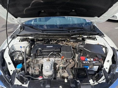 Used 2017 Honda Accord Sport image 29