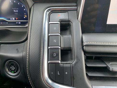 Used 2023 Chevrolet Tahoe Premier AWD/4WD image 26