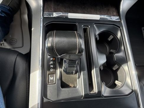 Used 2023 Ford F150 Lariat w/ Trailer Tow Package image 30