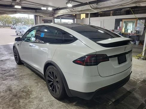 Used 2022 Tesla Model X Plaid image 2