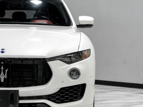 Used 2018 Maserati Levante GranSport AWD/4WD image 44