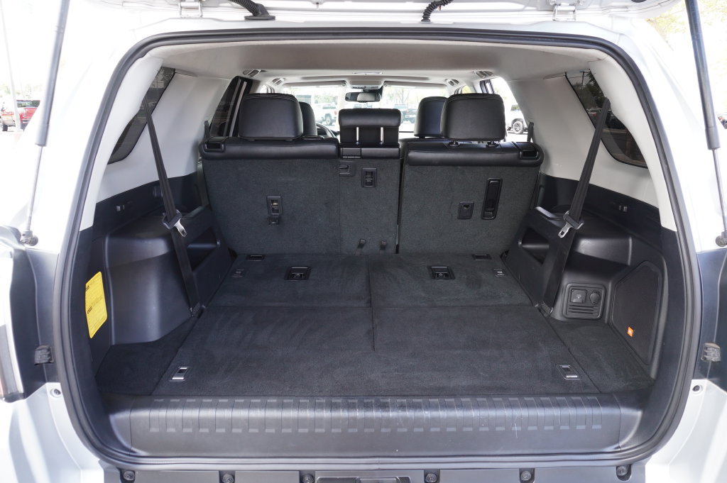 Used 2022 Toyota 4Runner Limited AWD/4WD image 9