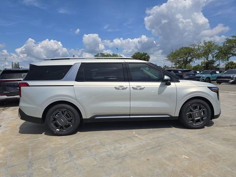 New 2026 Kia Carnival SX FWD image 9