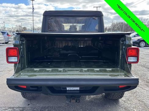 Used 2023 Jeep Gladiator Sport image 3