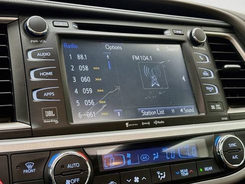 Used 2018 Toyota Highlander Limited Platinum AWD/4WD image 15