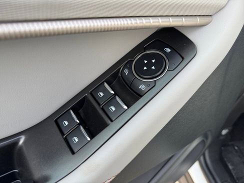 New 2025 Ford Explorer Active w/ Active Comfort Package image 20