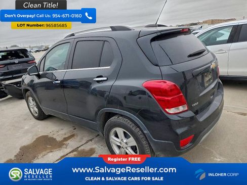 Used 2019 Chevrolet Trax LT w/ LT Convenience Package image 3