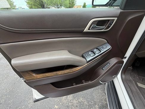 Used 2018 GMC Yukon XL Denali w/ Open Road Package AWD/4WD image 12