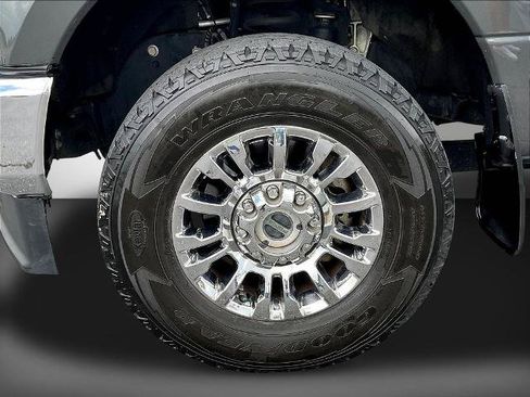 Certified 2020 Ford F250 XLT w/ XLT Premium Package AWD/4WD image 34