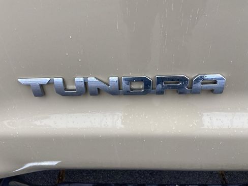 Used 2017 Toyota Tundra SR5 image 4