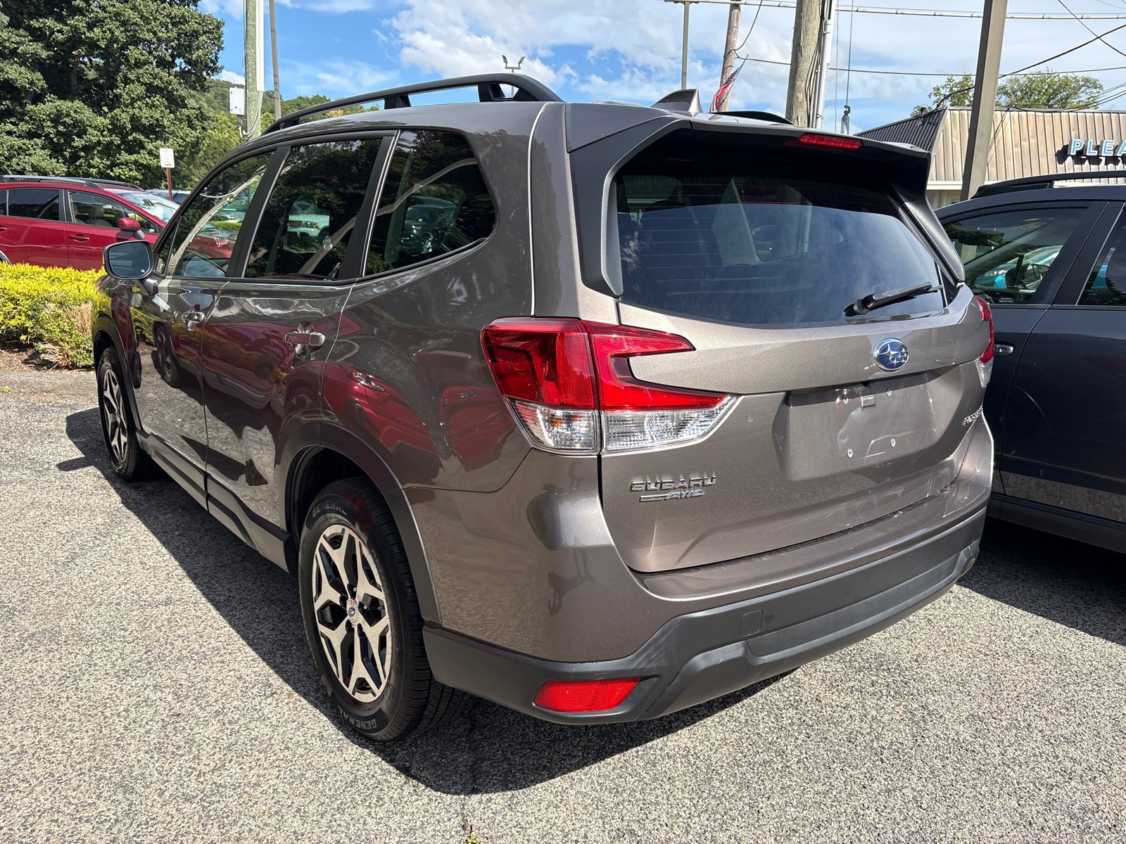 Used 2023 Subaru Forester Premium AWD/4WD image 5