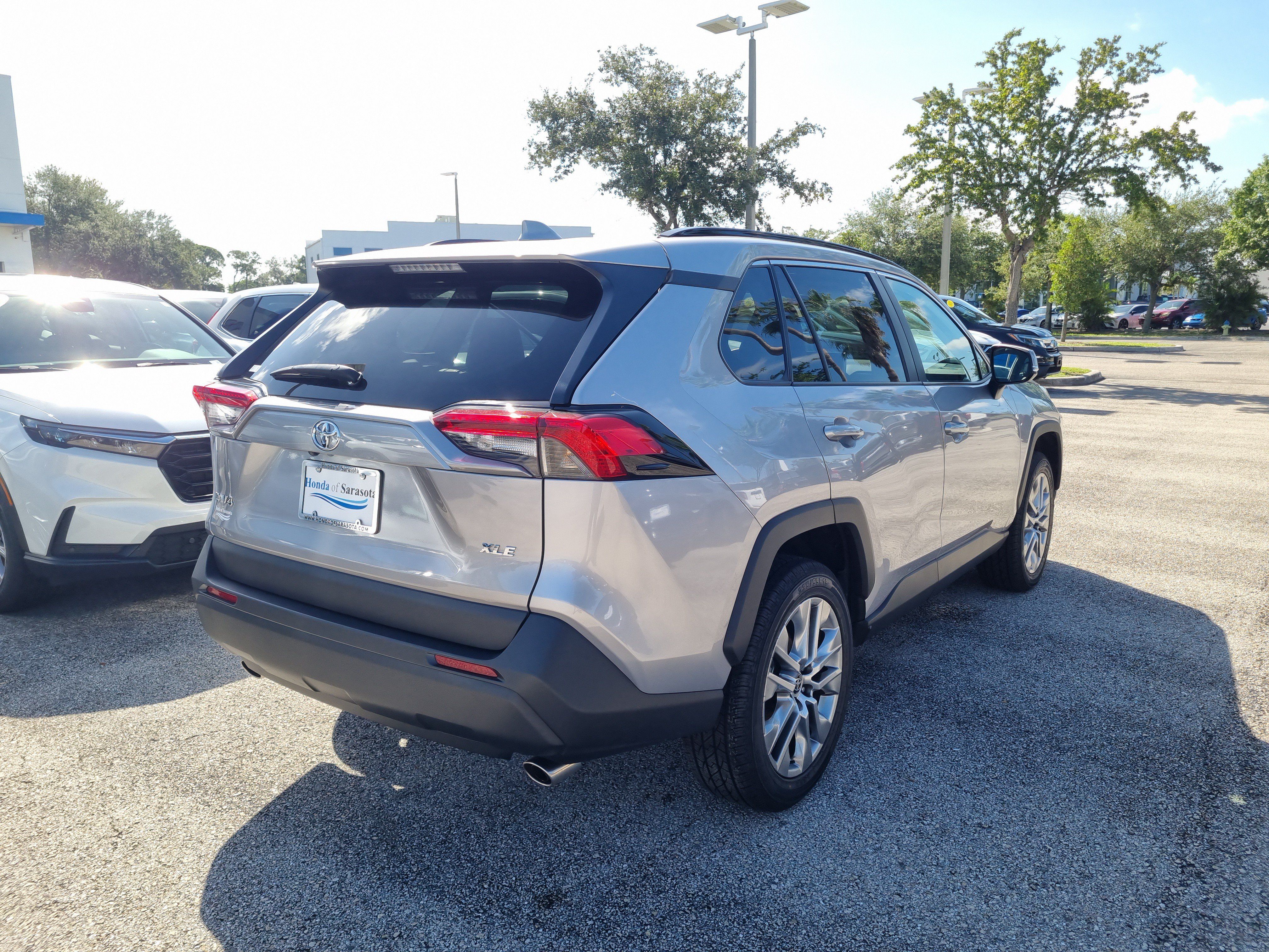 Used 2023 Toyota RAV4 XLE Premium FWD image 7