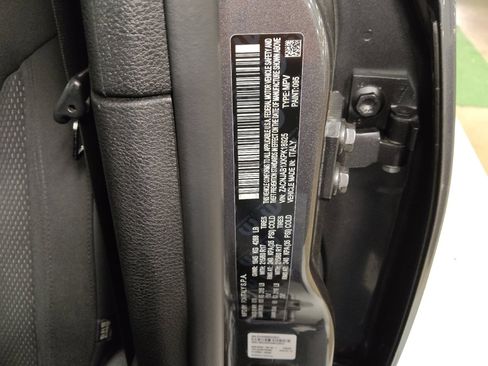 Used 2019 Jeep Renegade Altitude w/ UConnect 8.4 Nav Group image 33