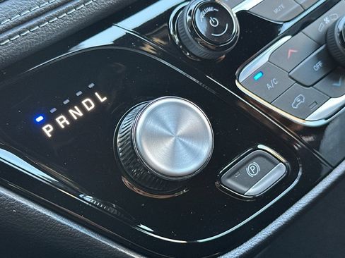 New 2027 Chrysler Pacifica Select FWD image 21