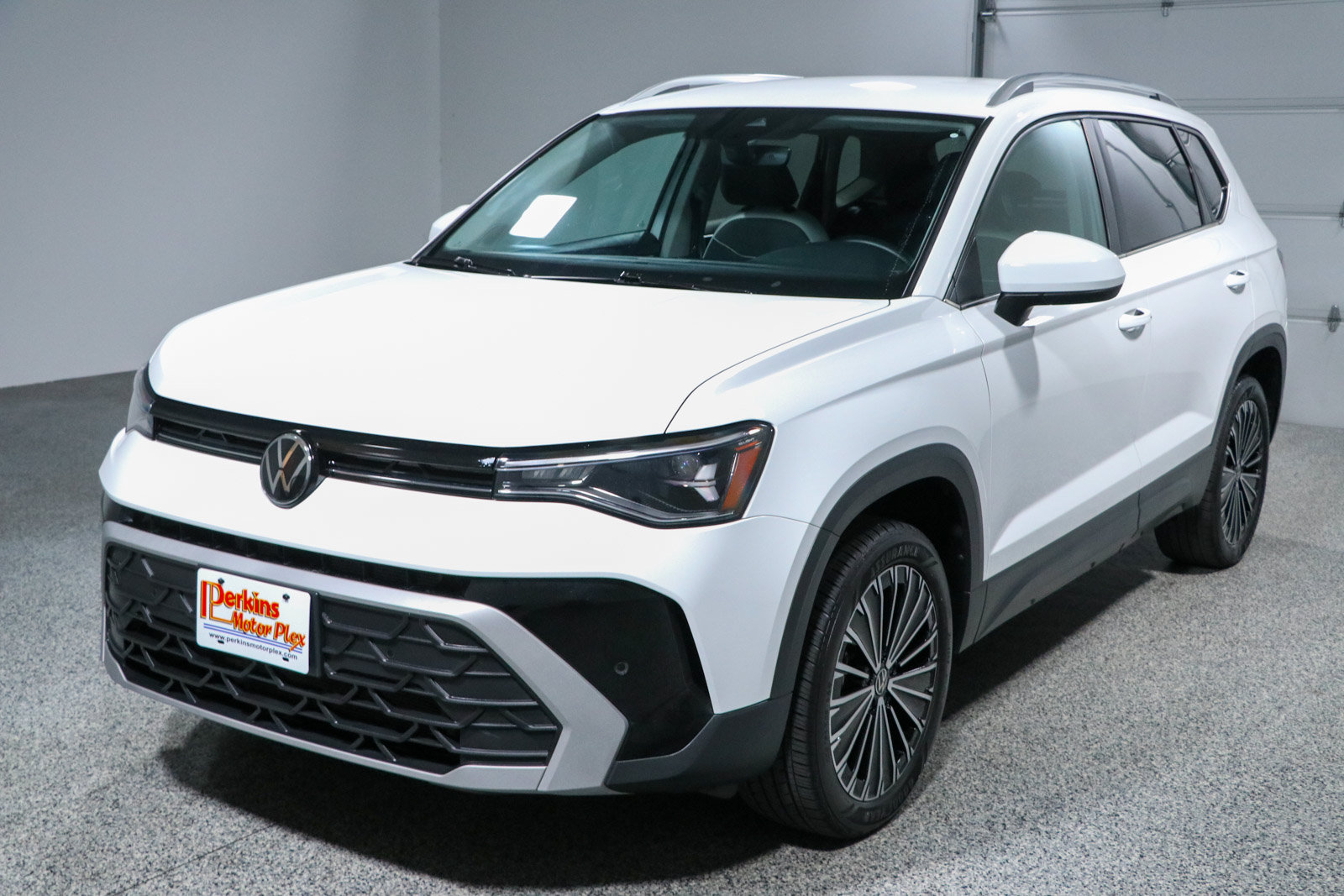 Used 2025 Volkswagen Taos SE FWD image 30