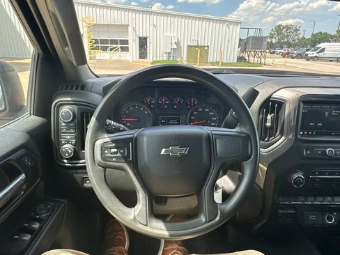Used 2019 Chevrolet Silverado 1500 Custom Trail Boss w/ Custom Convenience Package AWD/4WD image 12