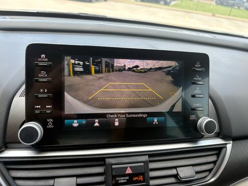 Certified 2018 Honda Accord Touring image 19