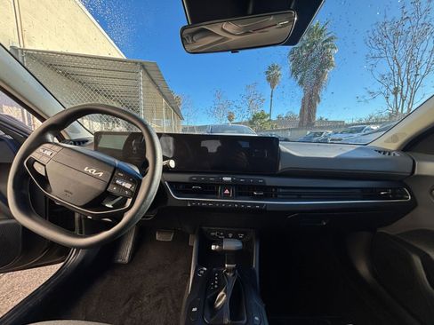 Used 2025 Kia K4 LXS image 33